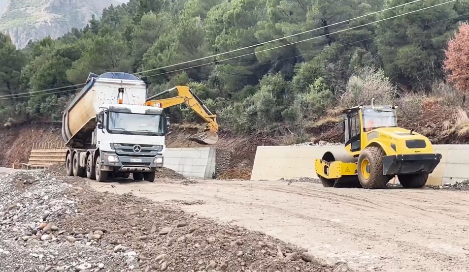 Elbasan-Qafe Thane me tunel 5.8 kilometra, se shpejti tenderi per lotin 5 dhe 6